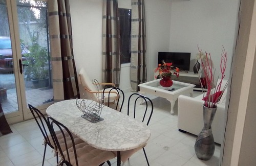 Sarrians Apartment | Gîte Jeannine