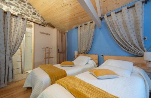 Peyre-en-Aubrac House | Gîte Le Moulin du Chambon 6/8 pers