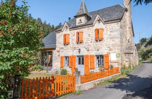 Peyre-en-Aubrac House | Gîte Le Moulin du Chambon 6/8 pers