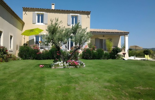 Cabrieres-d'Avignon House | Gîte Lisianthus - Gîte Le Petit Luberon