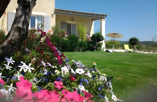 Cabrieres-d'Avignon House | Gîte Lisianthus - Gîte Le Petit Luberon