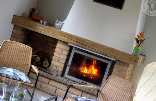 Saint-Just-Saint-Rambert House | Gîte lumineux avec jardin et animaux admis à Saint-Just-Saint-Rambert - FR-1-496-195