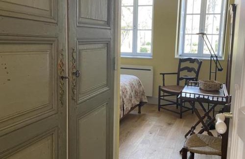 Meillard House | Gîte lumineux avec piscine partagée et jardin privé - FR-1-489-557