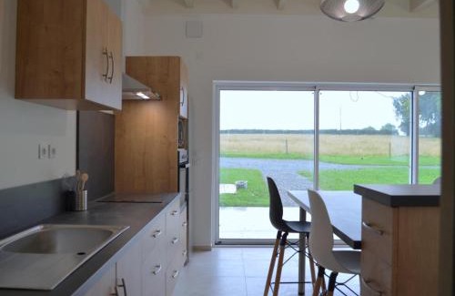 Chalain-le-Comtal House | Gîte Moderne avec Piscine Couverte Partagée à Chalain-le-Comtal - FR-1-496-236