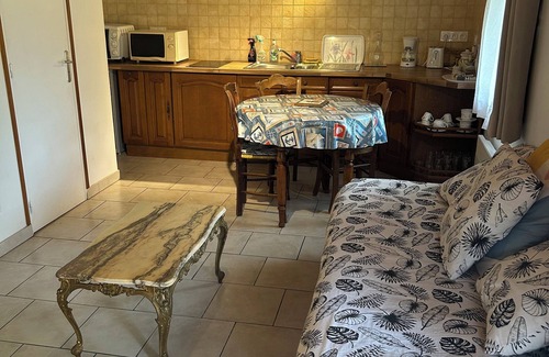 Gonneville-sur-Honfleur Condo | Gîte near Honfleur