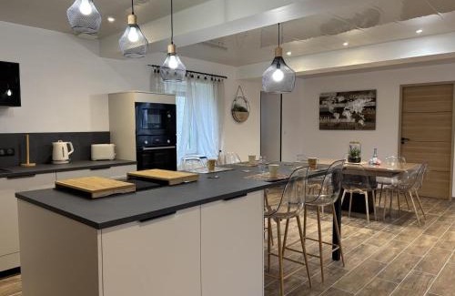 Cognat-Lyonne House | Gîte paisible à Cognat-Lyonne, jusqu'à 6 pers, jardin privé - FR-1-489-566