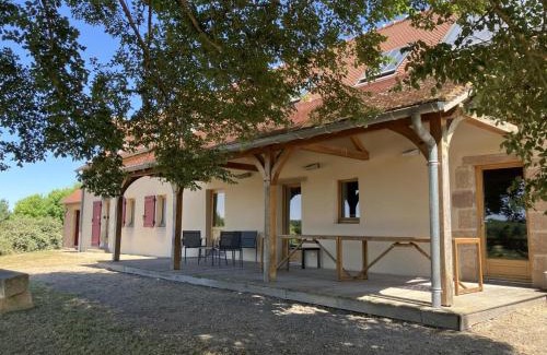 Montbeugny House | Gîte paisible pour 14 pers. avec Wi-Fi et animaux admis en Allier - FR-1-489-593