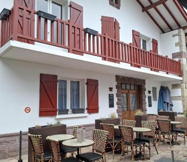 Saint-Etienne-de-Baigorry Bed & Breakfast | Gîte Restaurant chez Maritxu