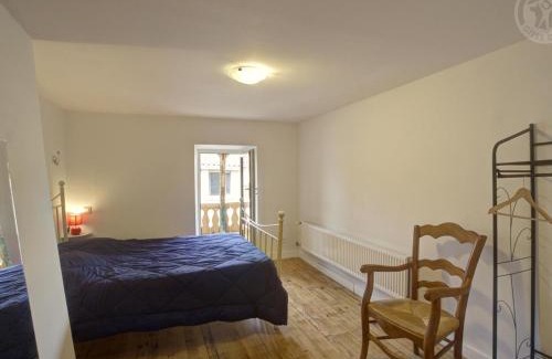 Cremeaux House | Gîte rural avec poêle à bois et visite de ferme à Crémaux - FR-1-496-220