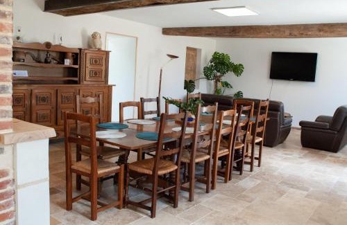 Happonvilliers House | Gîte spacieux à Happonvilliers avec jardin privatif, accueil jusqu'à 14 personnes, animaux admis - FR-1-581-139