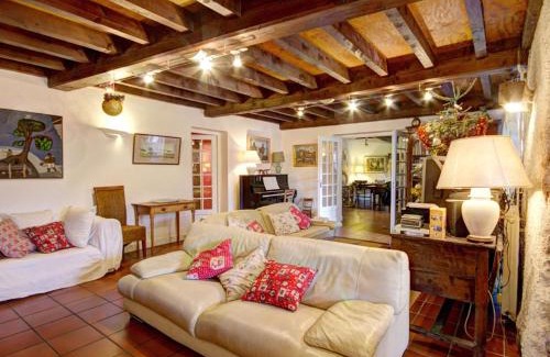 Saint-Alban-les-Eaux House | Gîte spacieux avec jardin et cheminée à Saint-Alban-les-Eaux - FR-1-496-95