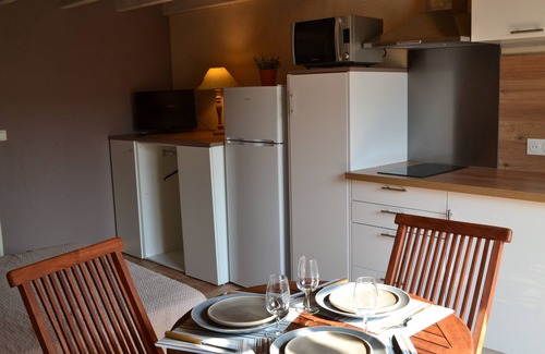 La Jarrie Apartment | Gîte Studio Piscine Couverte Proche La Rochelle Pour Petit Séjour en Famille