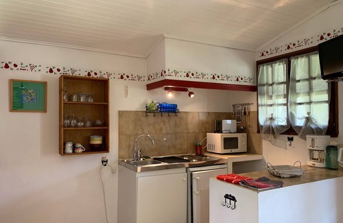 Venasque Apartment | Gîte studio with loggia in Venasque en Provence