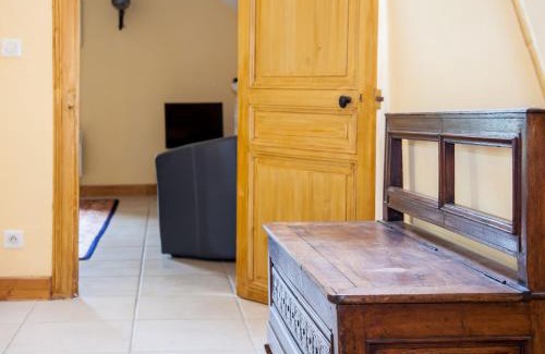 Arthon House | Gîte unique dans propriété historique avec musée, proche Châteauroux, 4 chambres, cheminée, fibre, parking. - FR-1-591-49