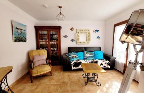 Le Brusc House | Gîte Villa de 78 m2 à 400m de la plage + piscine