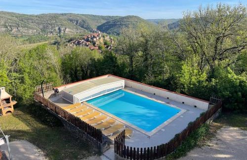 Calvignac House | Gîte vue imprenable Vallée du Lot, piscine privée