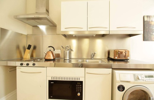 Tachbrook Apartment | G5 - Balcony flat with easy access to Westminster