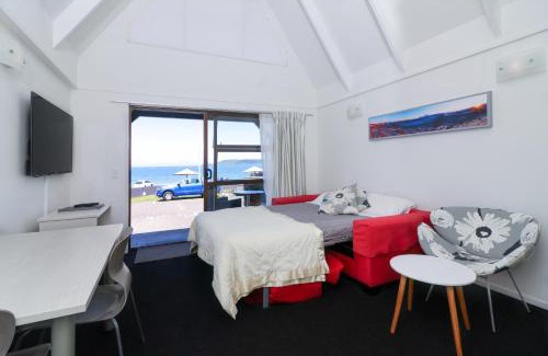 Taupo Hotel | Gables Lakefront Resort