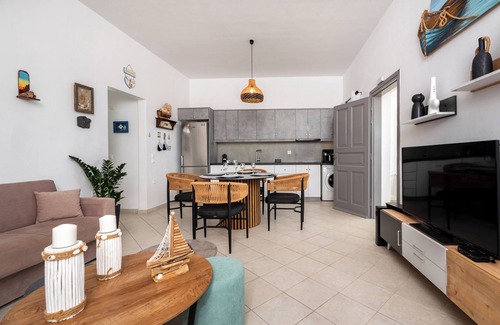 Monolithos House | Gabriel House On The Beach.nFull renovated April 2024 nVery Peaceful Area