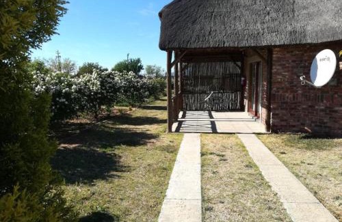 Moqhaka Cabin | Gaggle Inn Guest Lodge