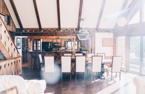 The Galena Territory House | Galena Chalet & Garden: Nature Lovers Haven - Spectacular Lakeview