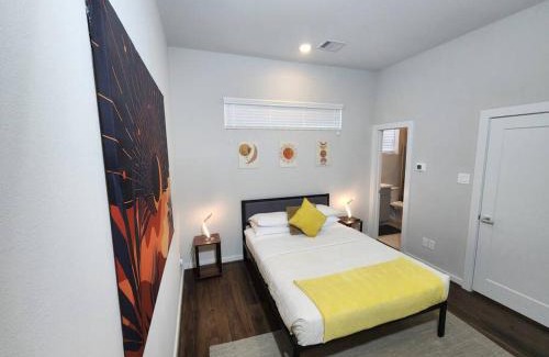 Uptown Apartment | Galleria Premium 3 Story Home Sleeps 8