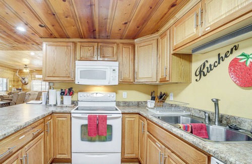 Strawberry Cabin | Game Nights in Pine's Winter Woods: Cozy Cabin