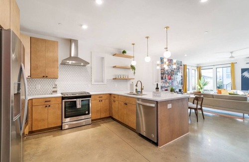 East Nashville House | Game On! 11 Beds 1Mi to Nissan Stadium