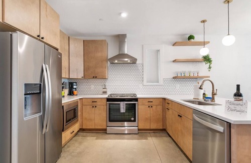 East Nashville House | Game On! 11 Beds 1Mi to Nissan Stadium