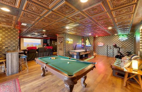 Mace House | Game Room, Deck and Views Idyllic Slaty Fork Cabin