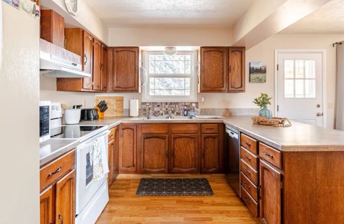 Idaho Falls House | Game room, Deck, Outside Fire pit, AC, Close to Airport & Pet Friendly!