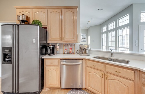 Richardson House | Game Room! Home Near UTD & Telecom Corridor