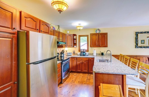 West Dover House | Game Room, Hot Tub! Year-Round Dover Retreat