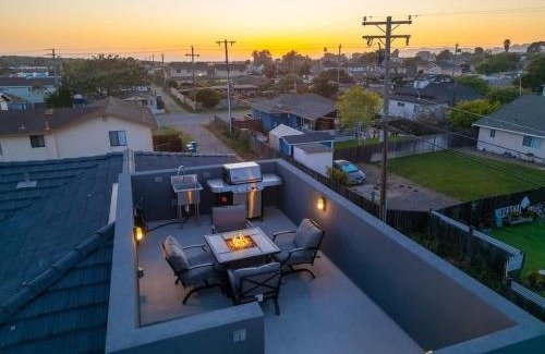 Oceano House | Game Room! Rooftop Deck! Sleeps 11