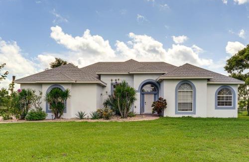 Haines City House | Game, Swim and Unwind Lakeside Retreat Near Disney