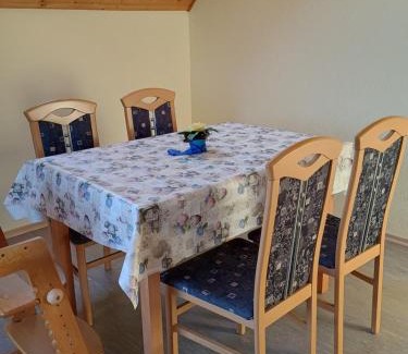 Wertingen Apartment | Ganze Wohnung mit Balkon, bis 5 Personen rund 90 qm