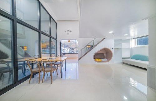 Oeseo House | Gapyeong Pool Villa Mountain High