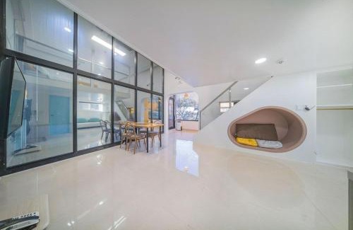 Oeseo House | Gapyeong Pool Villa Mountain High