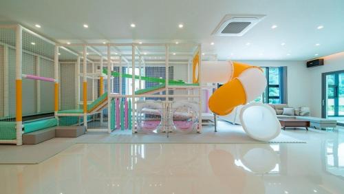 Oeseo House | Gapyeong Tinkerbell Kids Pool Villa