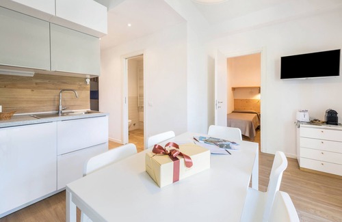 Pieve Vecchia Apartment | 'Garda Paola Apartment 1' with Lake View, Garden & Wi-Fi