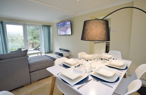 Brighton Apartment | Garden Apartment with Hot Tub and Sauna