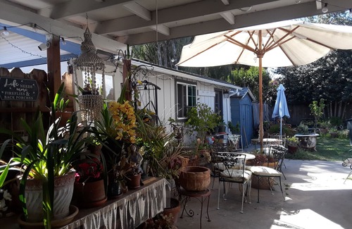 Salinas Cottage | Garden Chalet walking distance to Oldtown Salinas