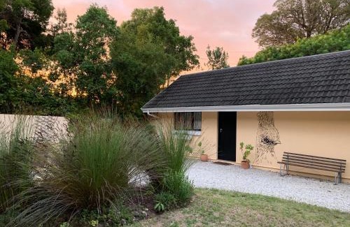 Hunter's Home House | Garden Cottage in Ambiente Guest House