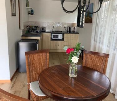 Hunter's Home House | Garden Cottage in Ambiente Guest House