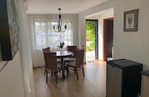 Hunter's Home House | Garden Cottage in Ambiente Guest House