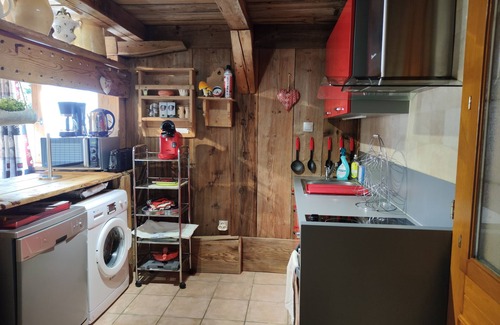 Chamonix-Mont-Blanc Apartment | GARDEN GROUND IN CHALET WITH WIFI CLASS 3 STARS
