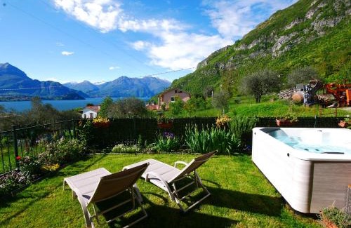 Lierna Apartment | Garden Jacuzzi Lake View