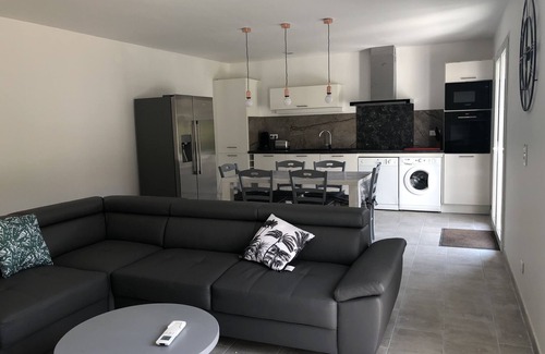 Porto-Vecchio Apartment | Garden-level accommodation