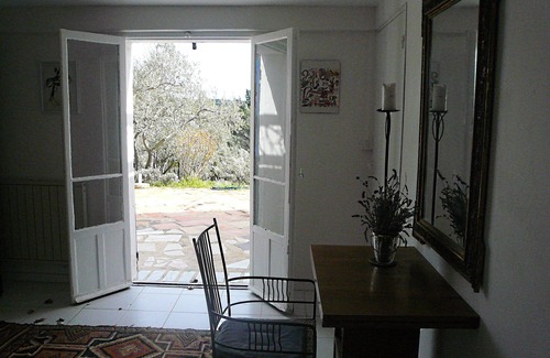 Callas Apartment | Garden level in an artist's house