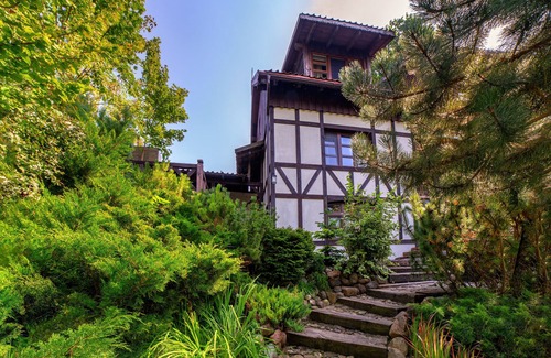 Gorlo Villa | Garden Studio for 2 in lake front villa; living/sleeping area plus kitchenette